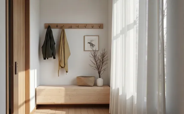 Optimistic Coffin Natur geölt als Sitzbank im Flur unter einer Garderobenleiste